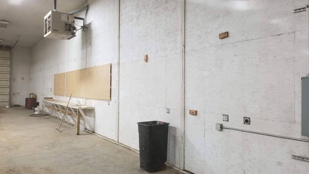 RJ Corman-5,000 SQ FT Shop On 10 Acres With Office Trailer : 6011 138th Ave NW, Williston, ND 58801